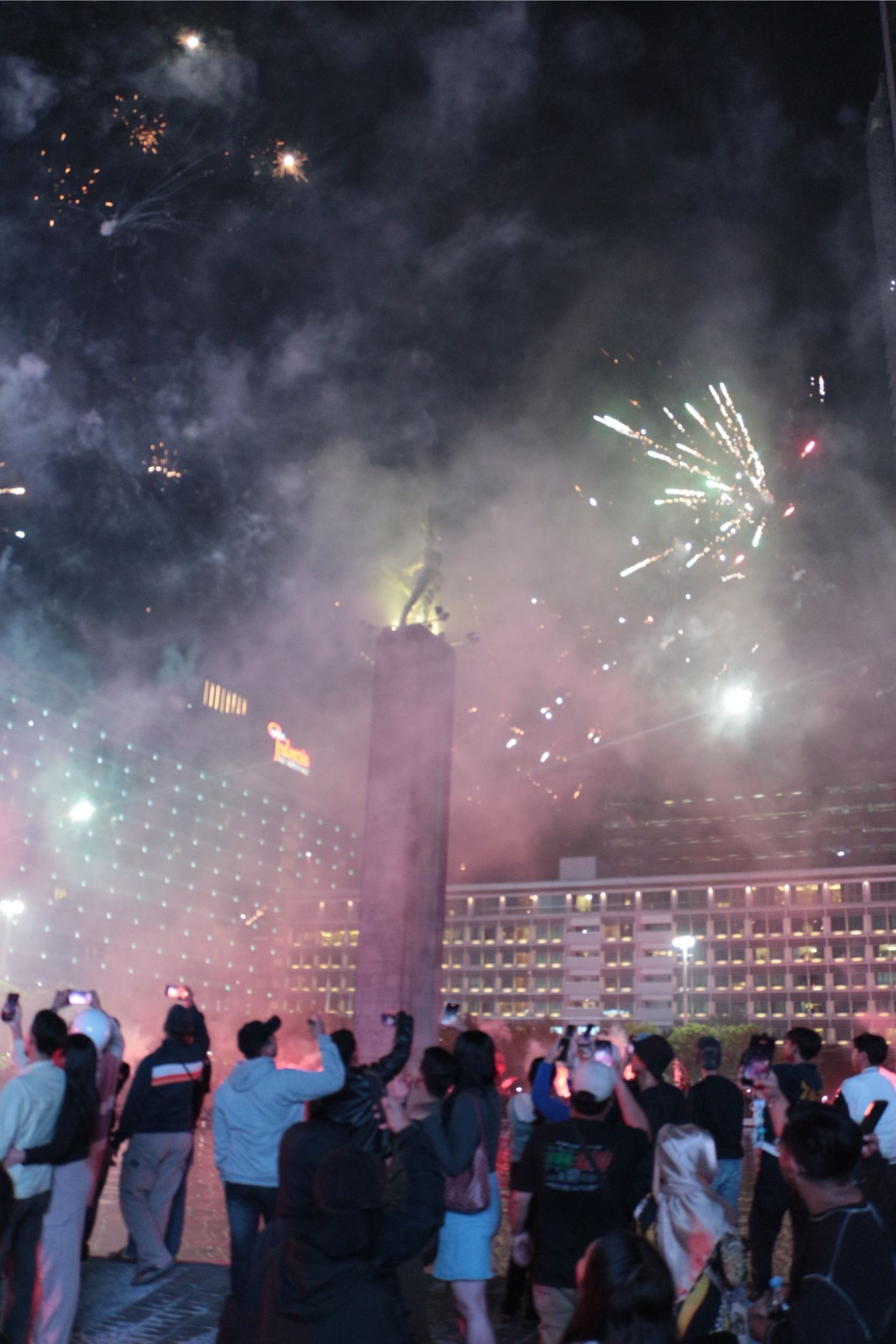 Ribuan Warga Jakarta Meriahkan HUT ke-498 DKI di Bundaran HI